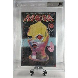Emilia Clarke Autographed MOM 1:500 Comic Book Beckett Sig Graded Slabbed Signed